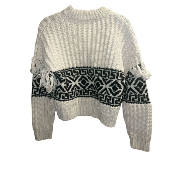 ✨H&M FRINGE-TRIMMED SZ SMALL SWEATER✨ - Picture 13 of 16
